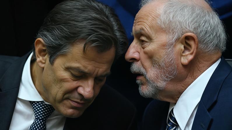 Haddad reconhece que reeleição de Lula está mais difícil com Flávio na disputa (Foto: André Borges/EFE)