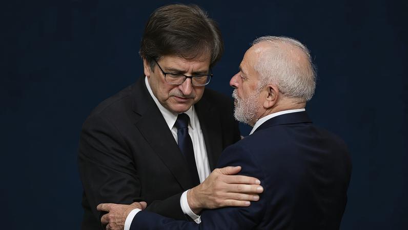 Oposição pede a Lula demissão de Gonet por omissão no caso Master