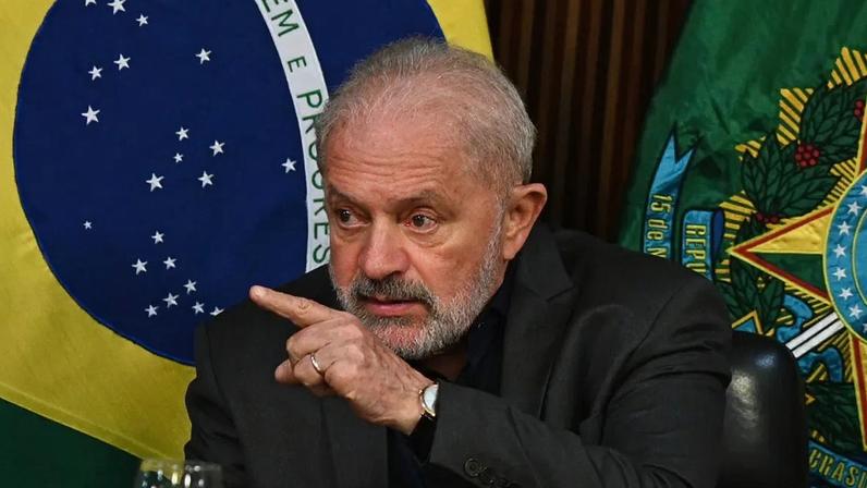 Partido adotou nova estratégia mais ofensiva contra senador após pesquisas de intenção de voto apontarem empate técnico com Lula. (Foto: André Borges/EFE)
