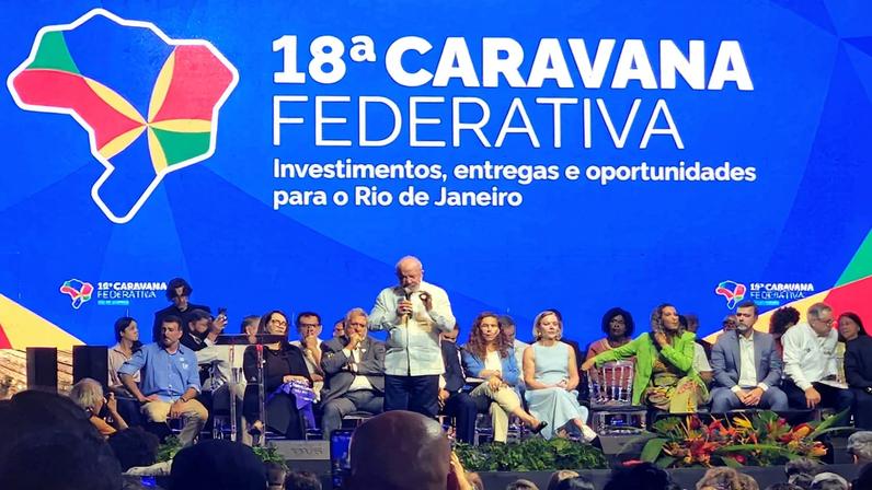 Flávio chama Lula de "Opala velhão", petista rebate e diz que Bolsonaro está no desmanche