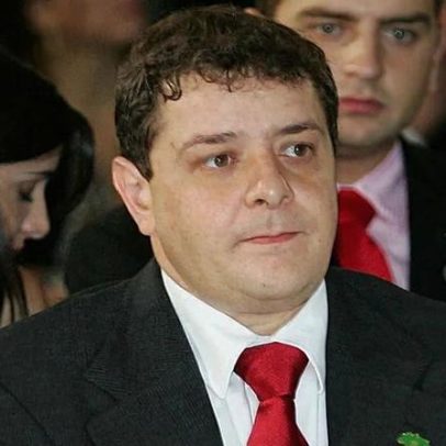 Lulinha vai a Dino para suspender quebra de sigilo na CPMI do INSS