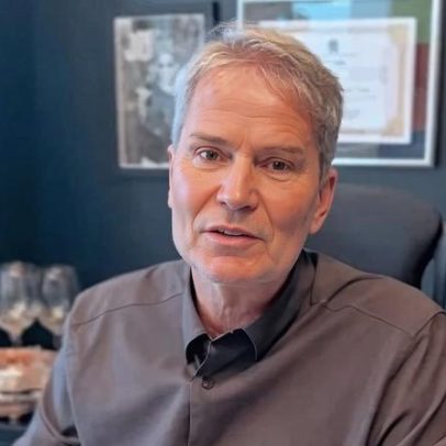 Pastor que fabrica cigarro é contestado nas redes sociais