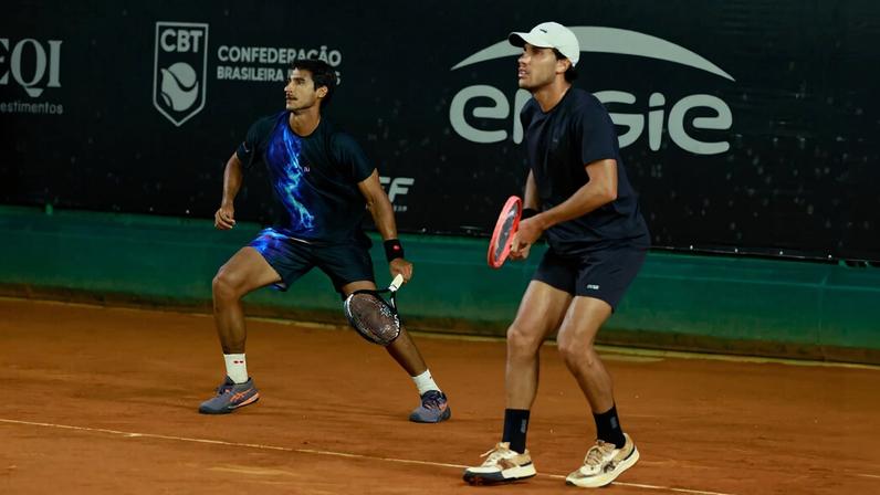 Marcondes, Ribeiro e Zormann disputam semis de duplas em Brasília