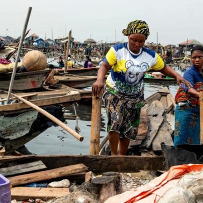 Nigéria desalojou 40 mil moradores de favela flutuante