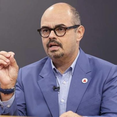 Zema deixa o governo de Minas; Mateus Simões toma posse