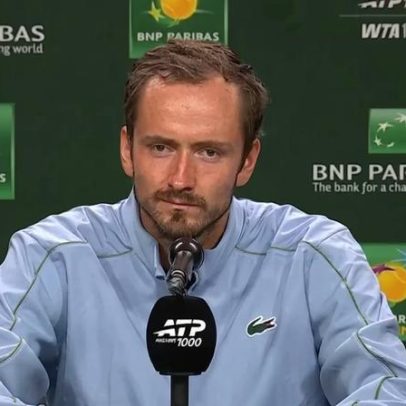 Medvedev compara Sinner e Alcaraz ao Big 3 e celebra volta ao top 10