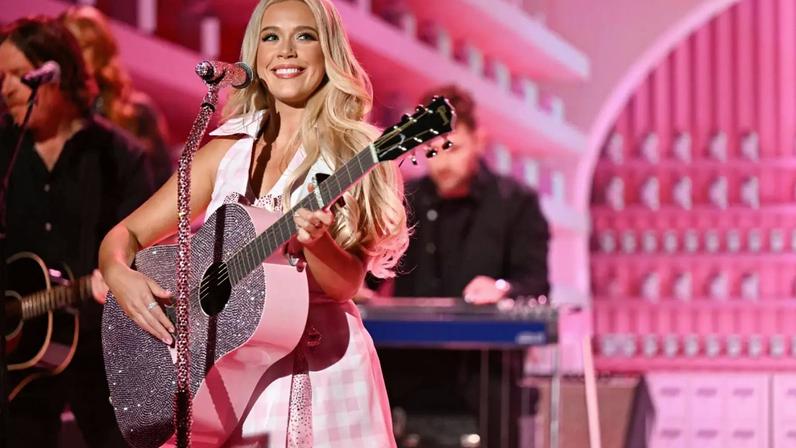 THE TONIGHT SHOW STARRING JIMMY FALLON -- Episode 2260 -- Pictured: Musical guest Megan Moroney performs on Wednesday, March 4, 2026 -- (Photo by: Todd Owyoung/NBC via Getty Images)