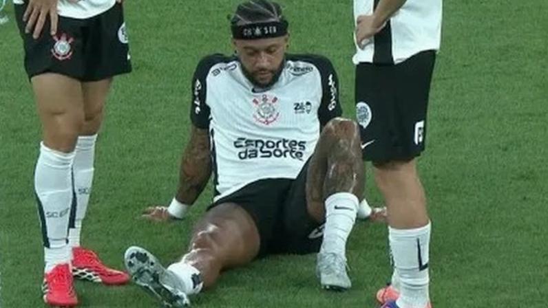 Memphis se machuca e deixa Corinthians x Flamengo