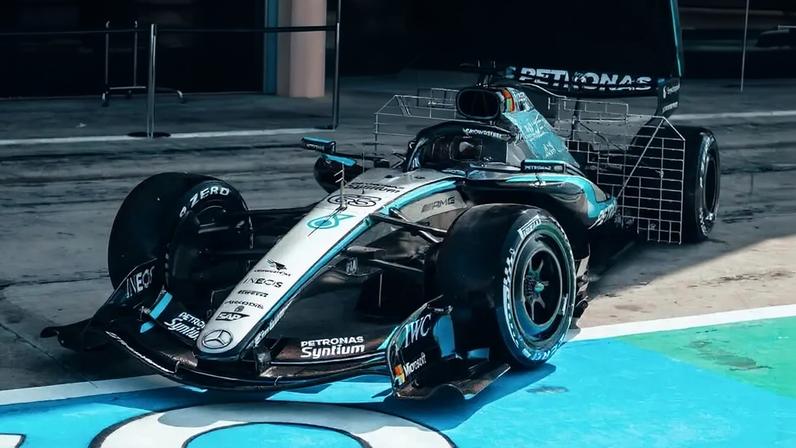 Mercedes de Russell nos testes do Bahrein (Foto: Reprodução/ Instagram)