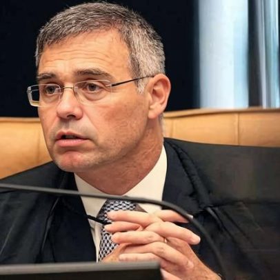 Avião com André Mendonça sofre falha e aborta decolagem