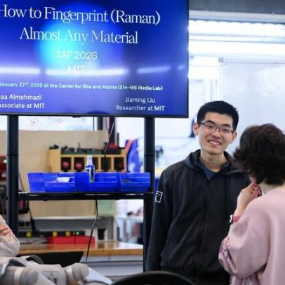 MIT realiza workshop sobre espectroscopia Raman com laser e robôs
