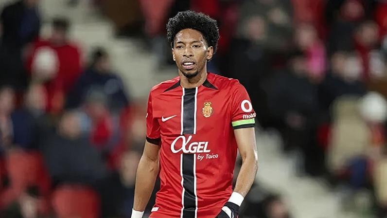 Botafogo faz proposta por lateral da seleção colombiana, diz jornal