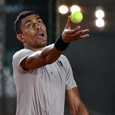 Monteiro vence alemão; Vallejo elimina Meligeni em Santiago