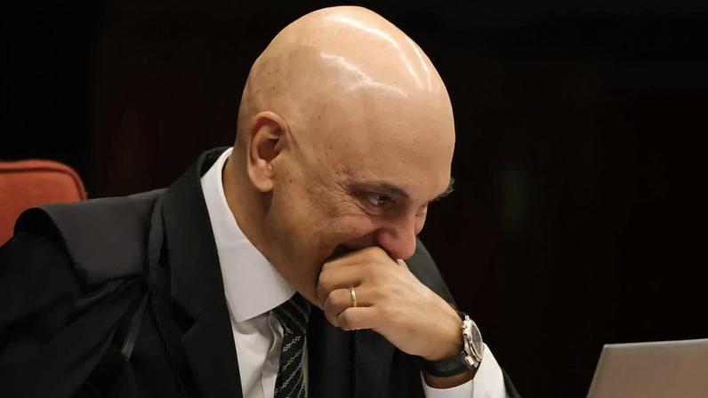 Moraes vota a favor de proibir prática religiosa na psicologia