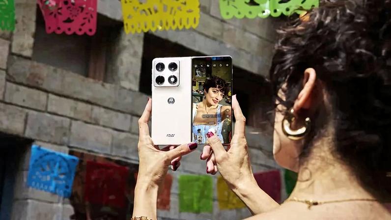 Motorola Razr Fold: primeiro celular dobrável da marca estreará proteção Gorilla Glass Ceramic 3