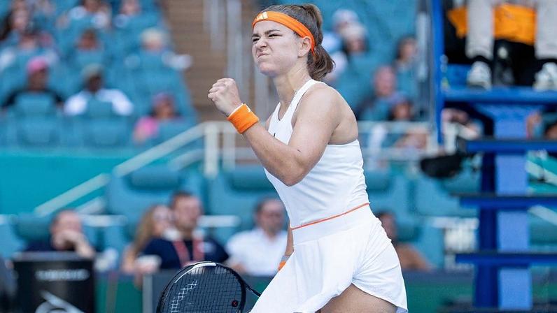 Muchova vence Mboko e vai à semifinal de Miami