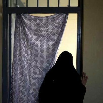 Afeganistão: Talibã afirma permitir espancar esposas