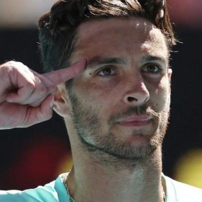 Musetti, recuperado de lesão, treina firme em Monte Carlo