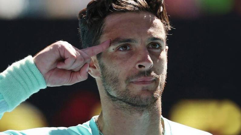 Musetti, recuperado de lesão, treina firme em Monte Carlo