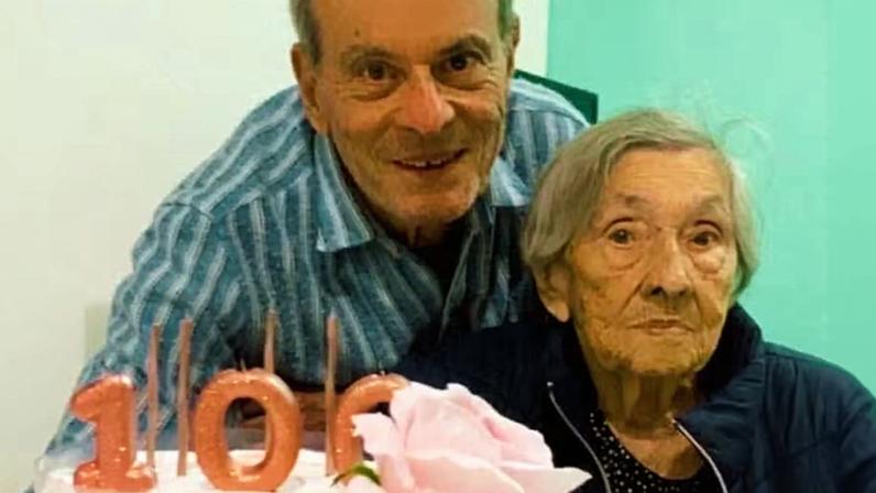 Ney Matogrosso e a mãe, Beita de Souza Pereira — Foto: Reprodução/Instagram