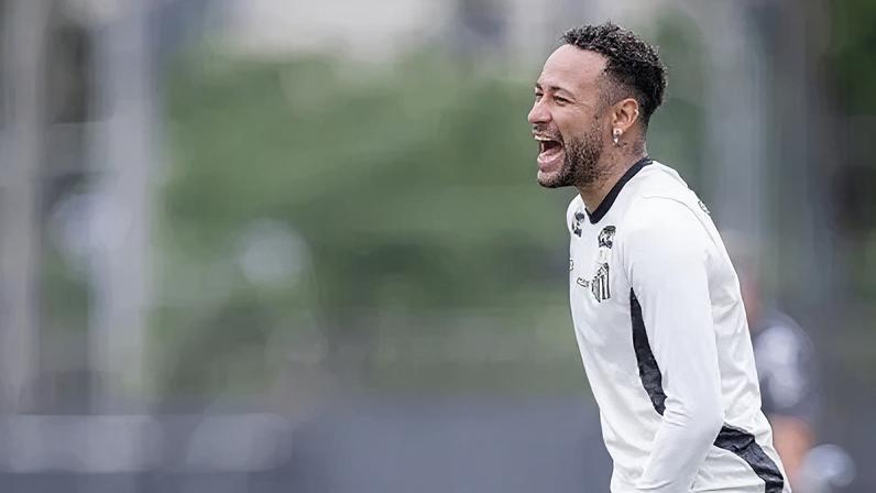 Neymar durante último treino do Santos antes da partida contra o Mirassol; o jogador foi poupado e não vai estar em campo