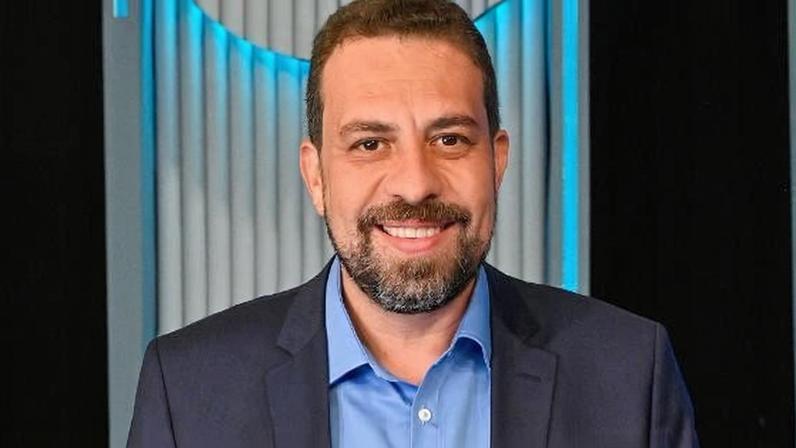 Guilherme Boulos em entrevista ao Canal UOL