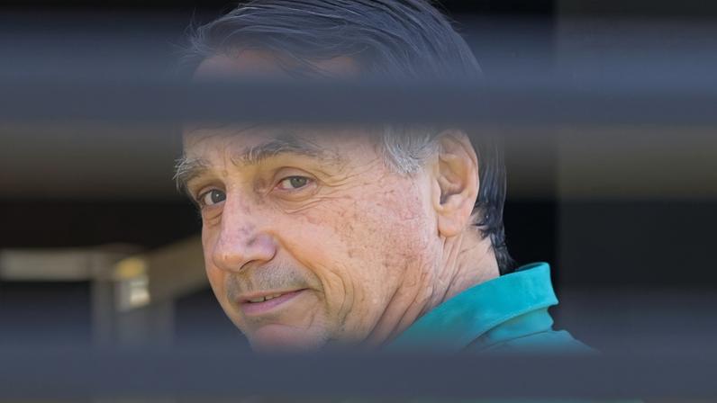 O ex-presidente Jair Bolsonaro em prisão domiciliar em setembro de 2025