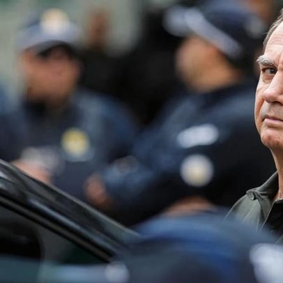 Bolsonaro pode ter alta na sexta, diz médico; raio-X mostra evolução