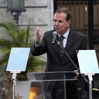 Paes deixa prefeitura e critica Castro e Witzel, agradece Lula