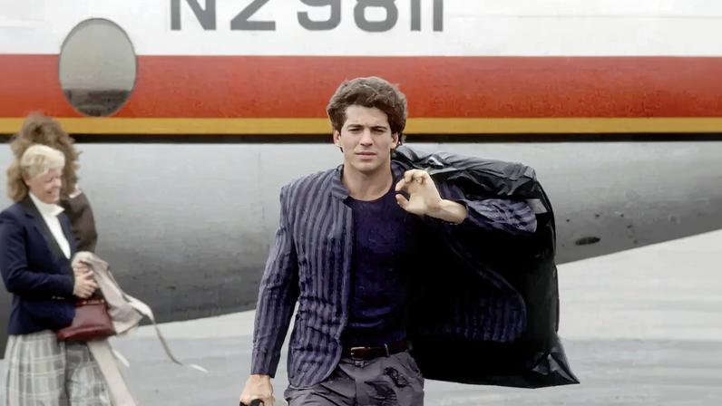 Sinais de alerta ignorados por JFK Jr. antes do acidente fatal de avião