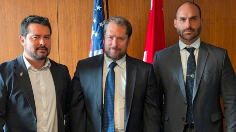 Paulo Figueiredo, Darren Beattie e Eduardo Bolsonaro, em foto de arquivo