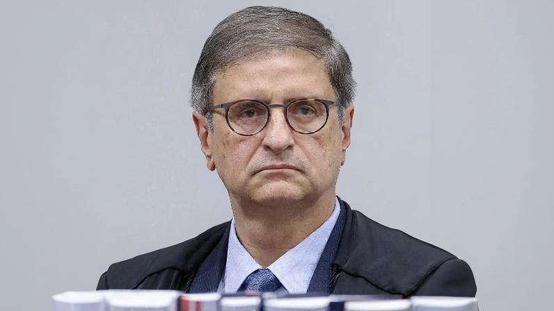 Paulo Gonet lê relatório durante julgamento no STF da trama golpista