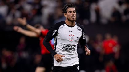 Atacante do Corinthians vive cenário de incerteza sobre futuro