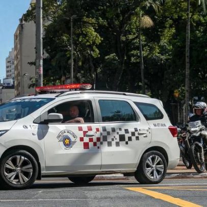Major aposentado da PM é preso em SP por morder e tentar estrangular mulher