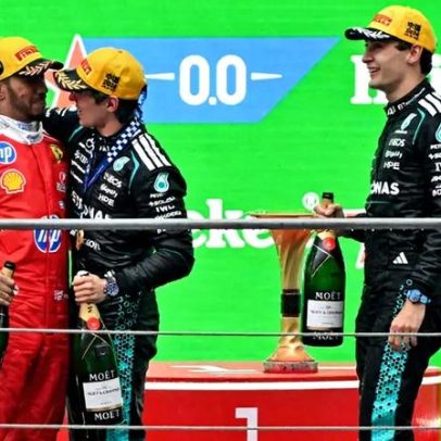 Chefe da F1 se emociona ao incluir Hamilton em comemoração da Mercedes