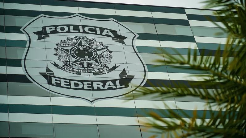 Delegados da PF aprovam paralisação e cobram investimentos do governo Lula