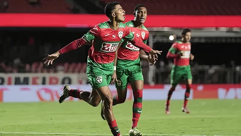 Renê marcou dois gols na vitória da Portuguesa contra o São Paulo