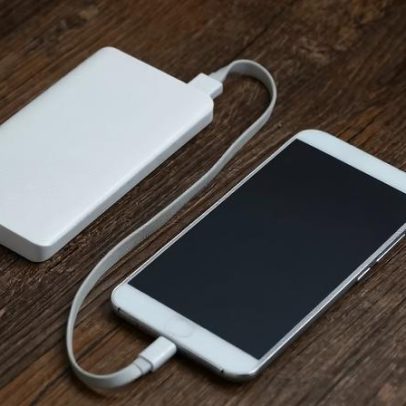 ONU restringe quantidade de carregadores portáteis em voos