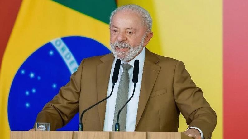 Presidente Lula durante declaração à imprensa no Palácio do Planalto