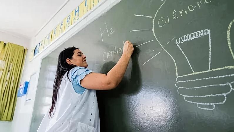 Prêmio Educador Nota 10 inaugura nova categoria para gestor escolar