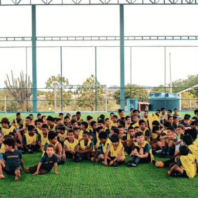 Projeto entrega uniformes a 1.500 jovens no Nordeste