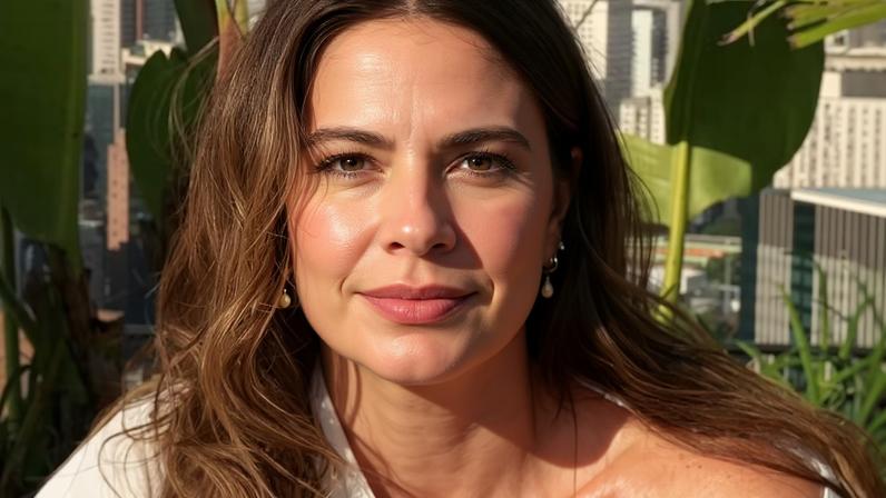 Luciana Gimenez abre baú de fotos dos anos 90 durante gravidez de Mick Jagger