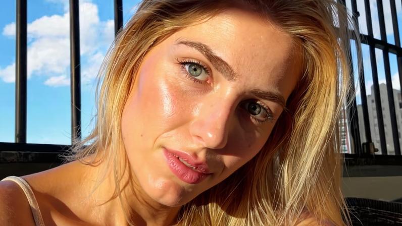 Filha de Leonardo, Jéssica Beatriz Costa atualiza status de relacionamento — Foto: Reprodução/Instagram