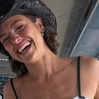 Agatha Moreira exibe tanquinho e biquíni em nova série de fotos, fãs aprovam