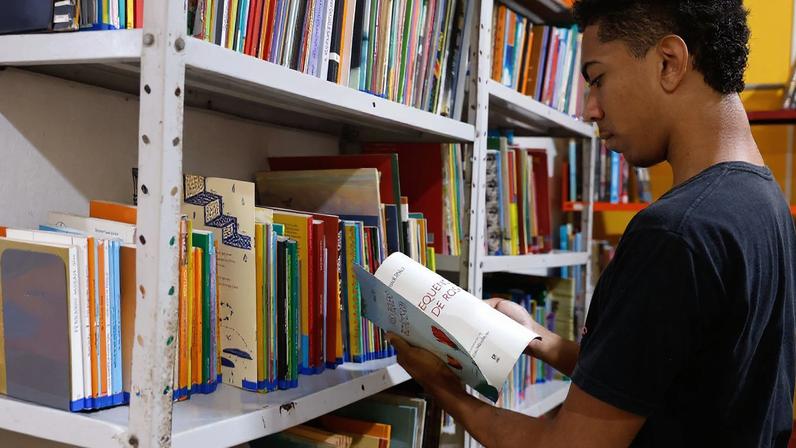 Alerj aprova formação de jovens para incentivar leitura no RJ