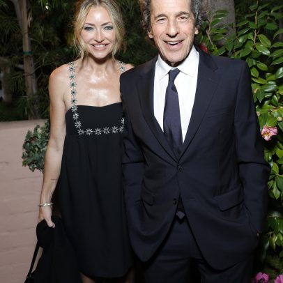 Rebecca Gayheart encerra relacionamento com o magnata do Hard Rock Peter Morton