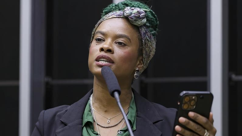 Polícia Legislativa investiga ameaça de morte contra deputada Carol Dartora