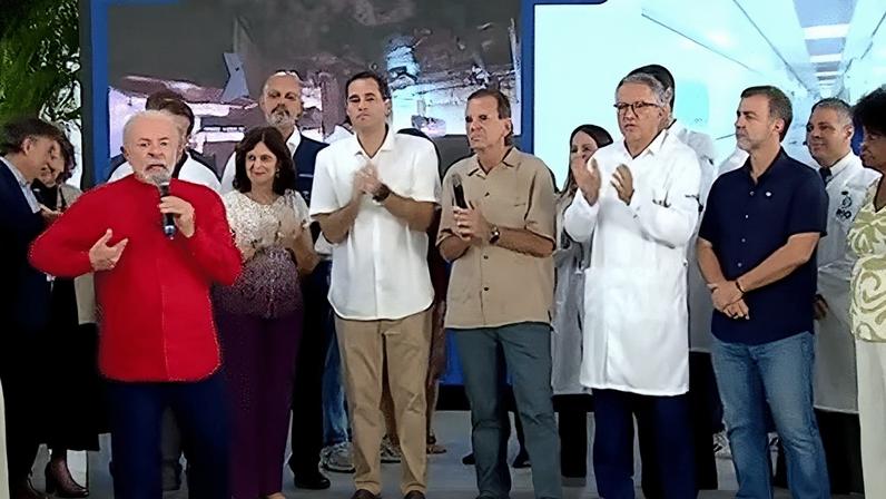 Lula diz ter barrado assessor de Trump no Brasil e cobra visto de Padilha