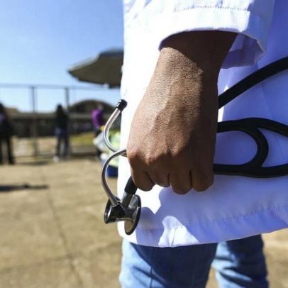 MEC pune mais de 50 cursos de medicina por desempenho insuficiente