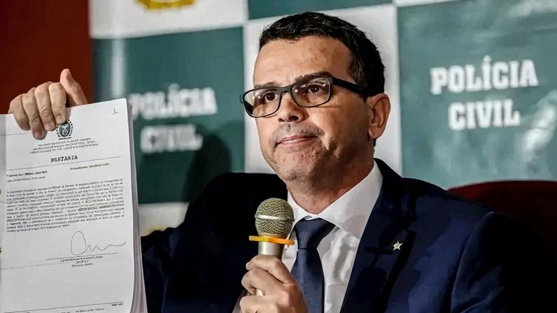 Rivaldo Barbosa sob escrutínio por suposto jogo duplo